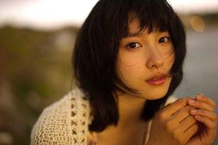 日本艺人you,日本艺人魅力绽放，揭秘其星光璀璨背后的故事