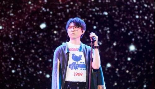毛不易唱歌视频,歌声传递温暖与力量