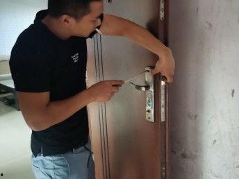 开锁视频,跟随视频学习高效开锁方法