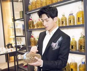 杨洋床戏动态图片,激情四溢的浪漫演绎