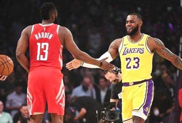 nba詹姆斯视频,巅峰对决，传奇再续！