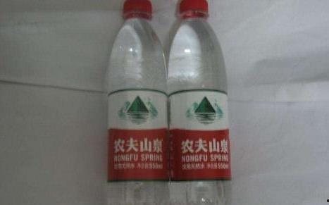 矿泉水瓶子图片,环保与生活的完美融合