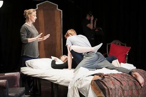 芭乐出品床戏,激情演绎，情感交织的浪漫故事