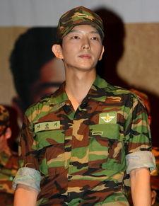 娱乐吃瓜酱当兵,揭秘当兵背后的故事与挑战