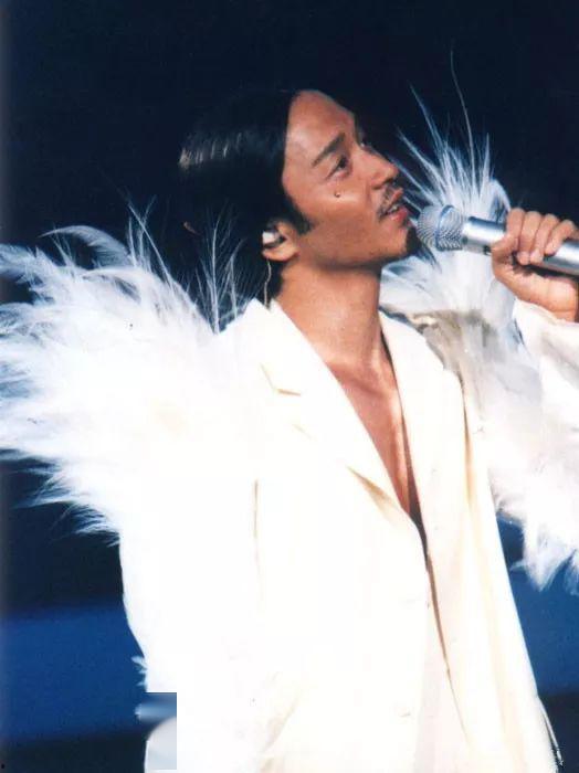 张国荣在日本演唱会,音乐传奇的璀璨之夜