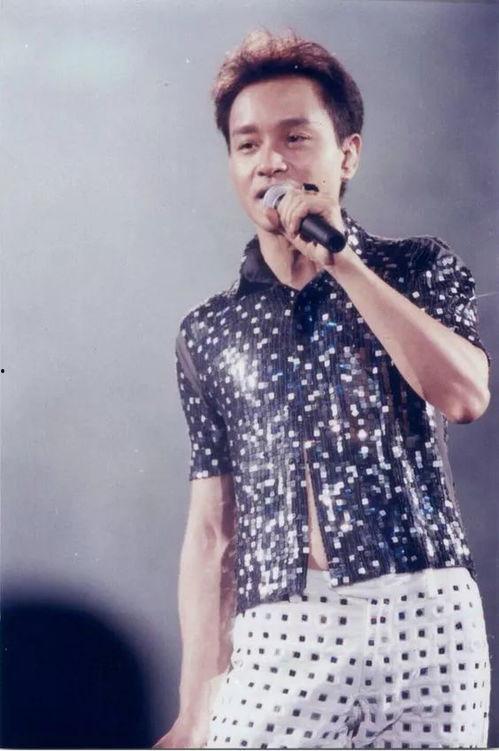 张国荣在日本演唱会,音乐传奇的璀璨之夜