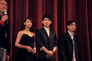 脱裤衩床戏,脱裤衩的瞬间，情感与欲望的交织